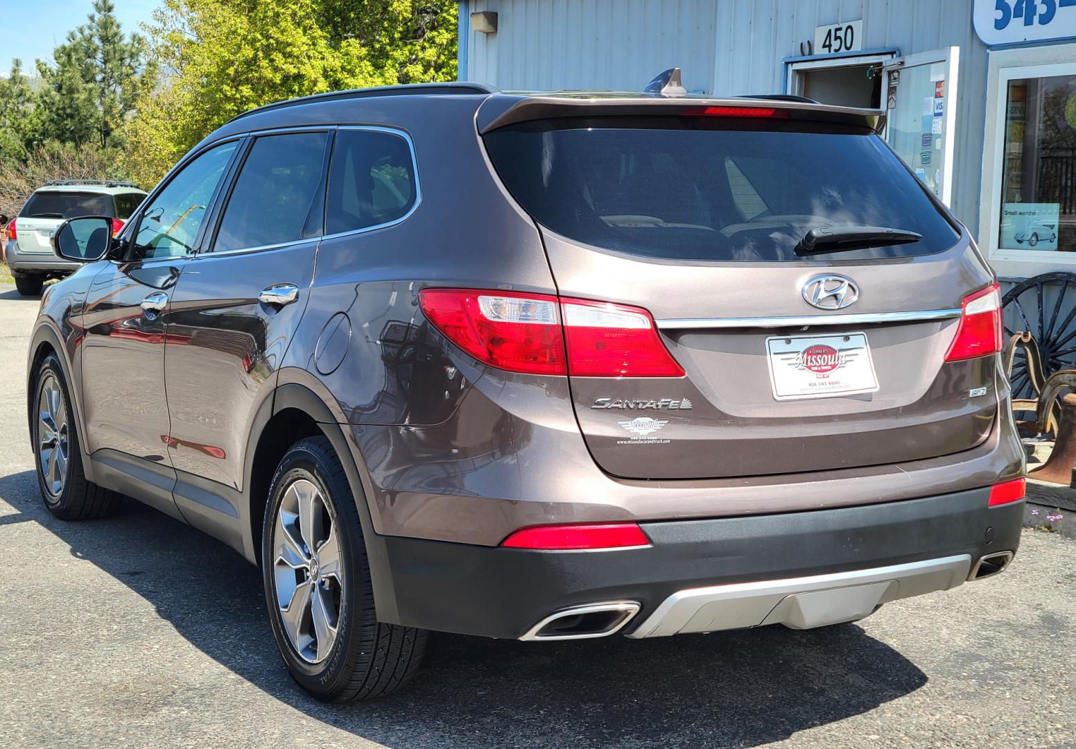 2015 Brown /Tan Hyundai Santa Fe GLS (KM8SMDHF7FU) with an 3.3L V6 engine, 6 Speed Auto transmission, located at 450 N Russell, Missoula, MT, 59801, (406) 543-6600, 46.874496, -114.017433 - Photo#5